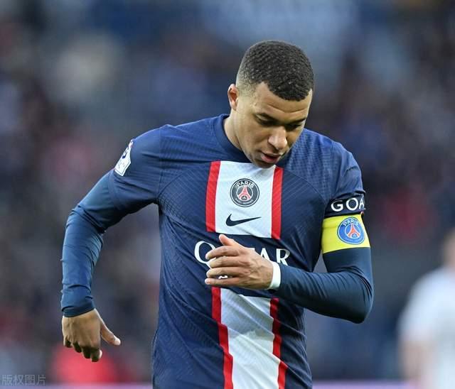 乐鱼体育APP从夺冠胜负难料到梅西遭遇五连败，赛前费耶诺德更衣室发声的简单介绍